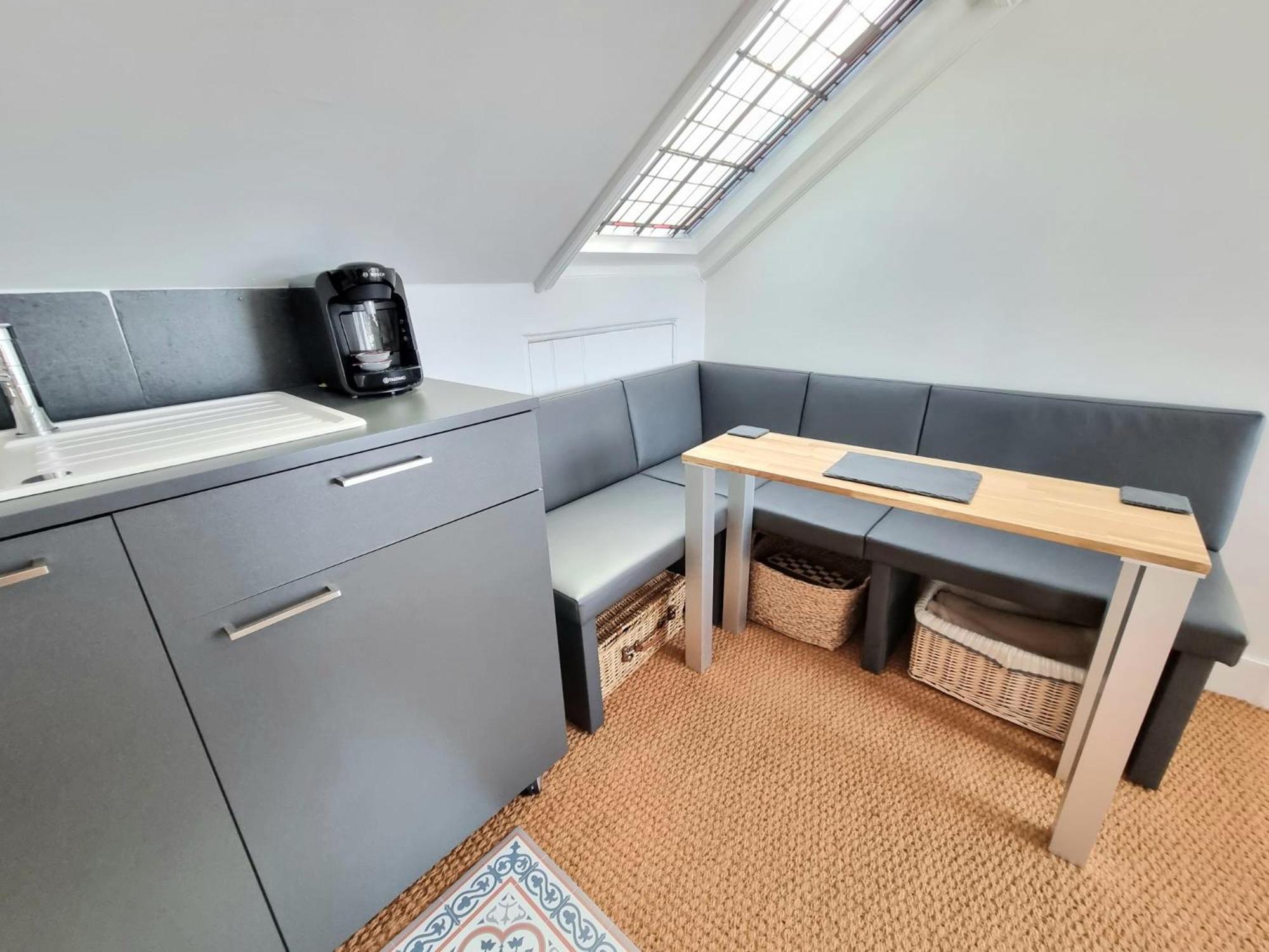 West Hill Retreat Seaview Balcony Chic Loft Studio & Free Parking Hastings Zewnętrze zdjęcie